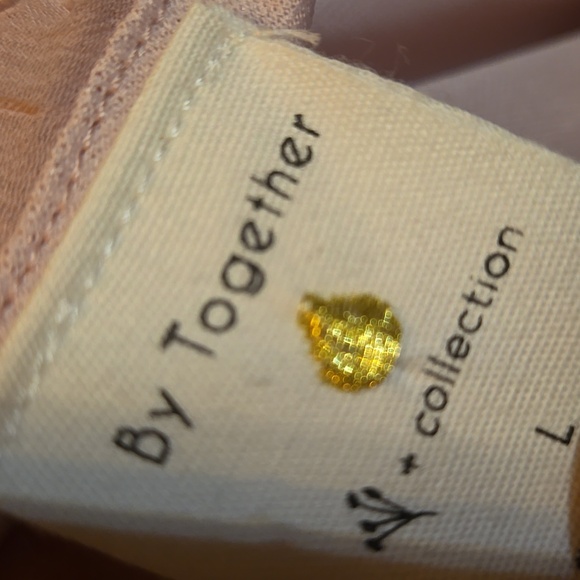 By Together Cold Shoulder Top W Adjustable Strapa - Picture 6 of 7